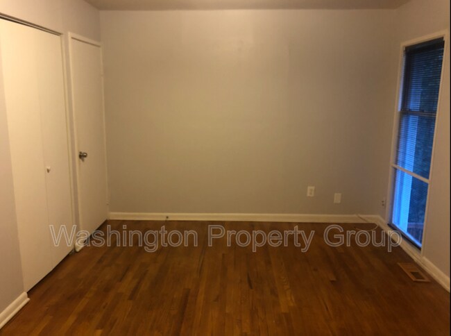 Building Photo - 1670 Wainwright Dr