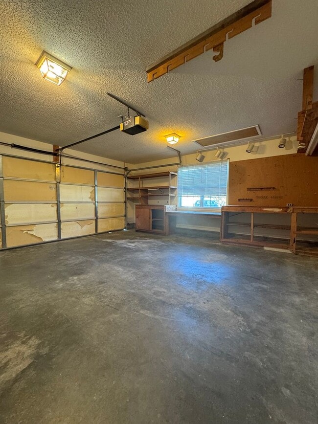 Building Photo - Not to be Missed on Heritage Square!