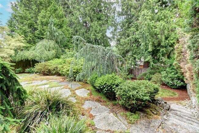 Building Photo - 4bd/2.5ba Kirkland House