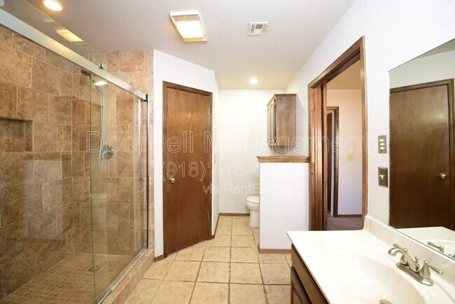 Building Photo - 1312 W South Park St