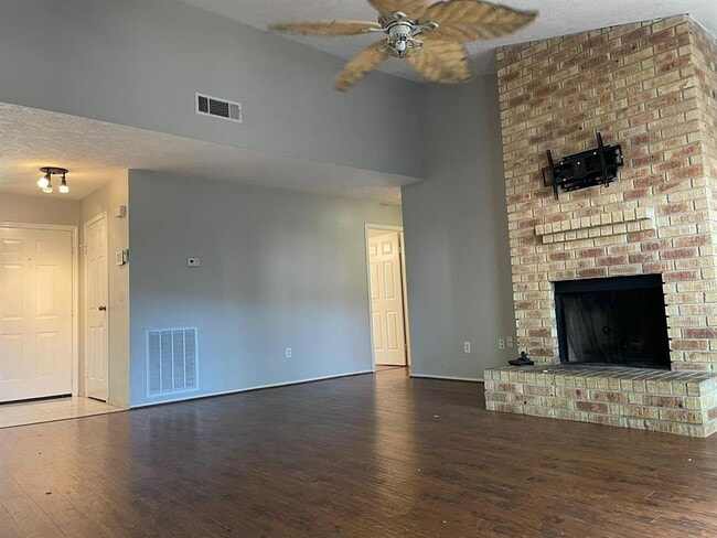 Building Photo - 16034 Eastcape Dr