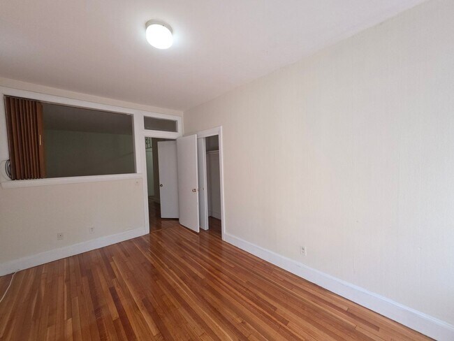 Building Photo - No Brokers Fee, No Security Deposit,  Heat, Hot Water Included, Elevator, Laundry, Parking for Rent
