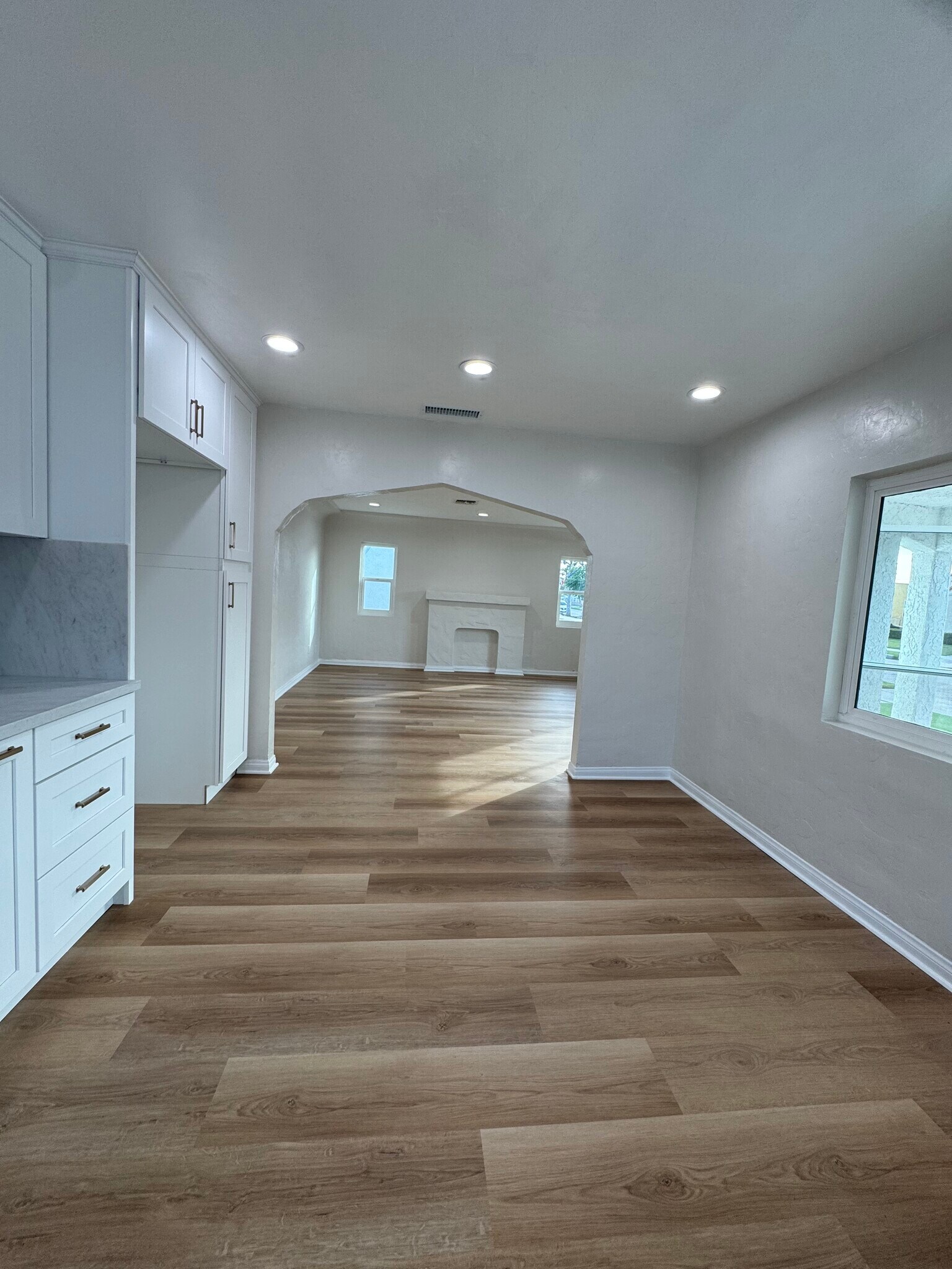 Full Kitchen - 6556 3rd Ave