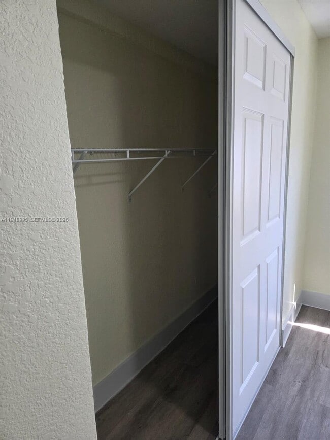 Building Photo - 367 W 33rd St