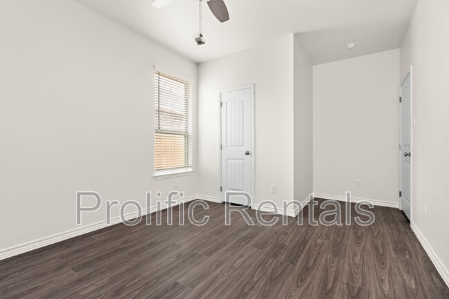 Building Photo - 5121 Rose Petal Ct