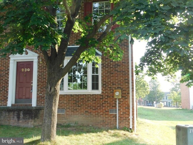 Building Photo - 230 Waterford Ln