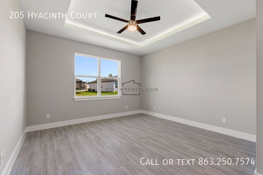 Building Photo - 205 Hyacinth Ct