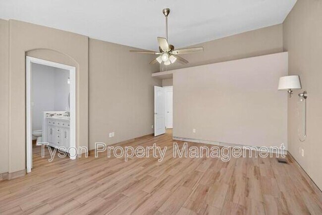 Building Photo - 10332 Calle Hermosa Pl NW