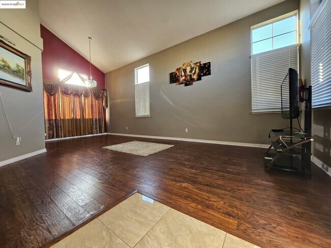 Building Photo - 2236 Newport Ct