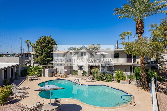 Building Photo - 4114 E Calle Redonda