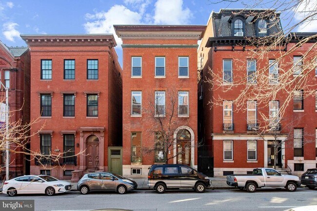 Building Photo - 812 Park Ave