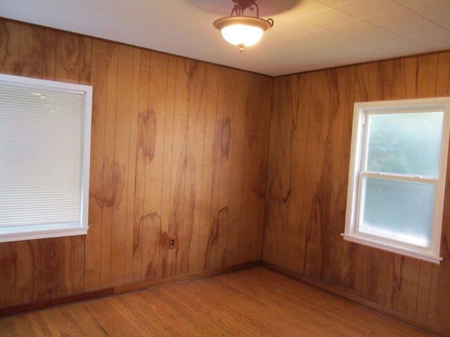 Building Photo - 2 Bedroom House in Sedro-Woolley
