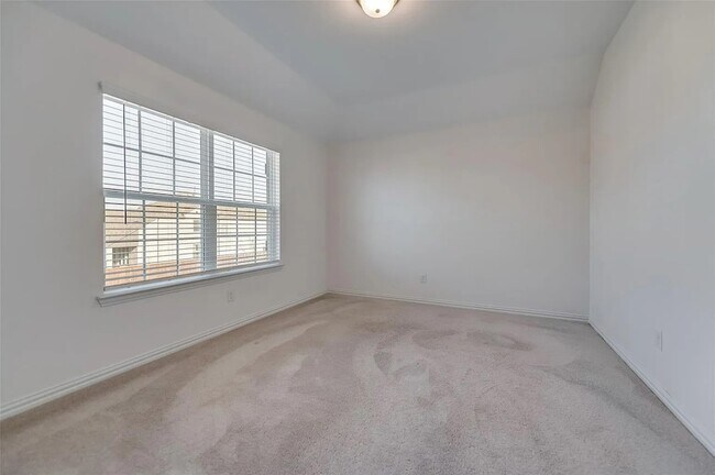 Building Photo - 1726 Cherub Cheer Row