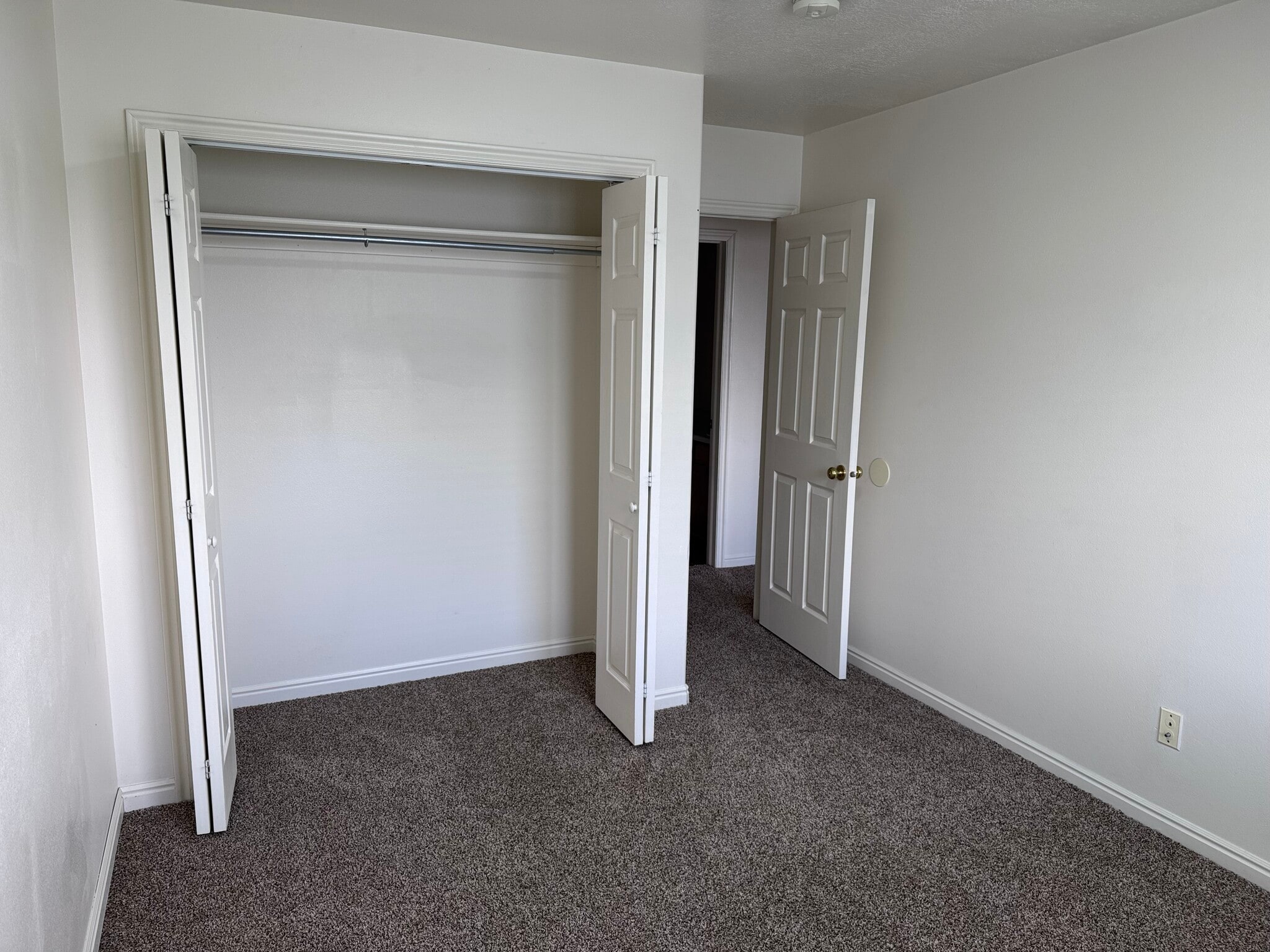 Building Photo - 2455 W 450 N