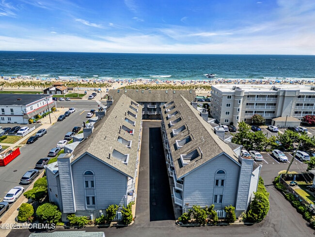 Building Photo - 621 Ocean Ave N