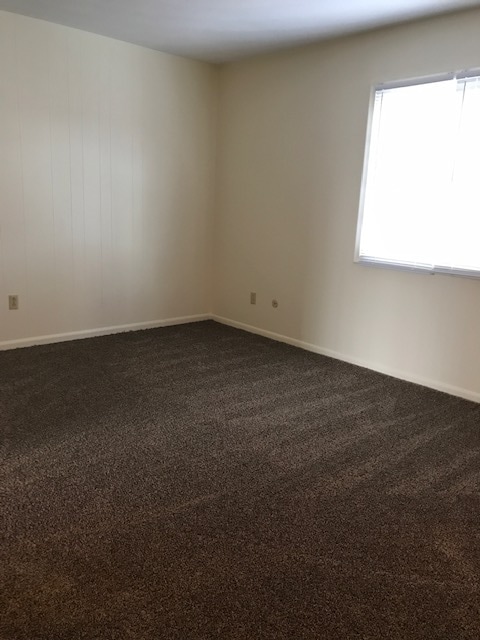 Building Photo - 634 W Foulke Ave