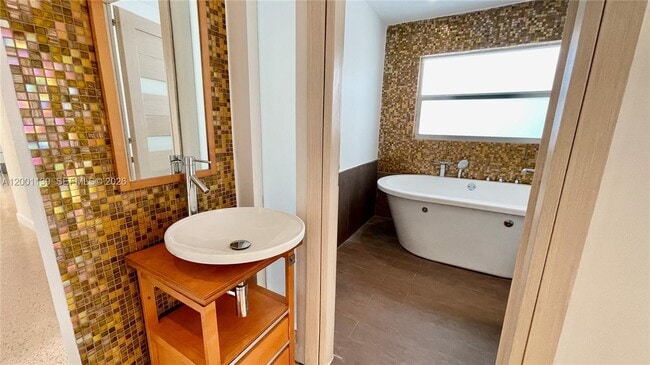 Building Photo - 625 93rd St