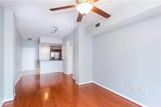 Building Photo - 3040 Peachtree Rd NW