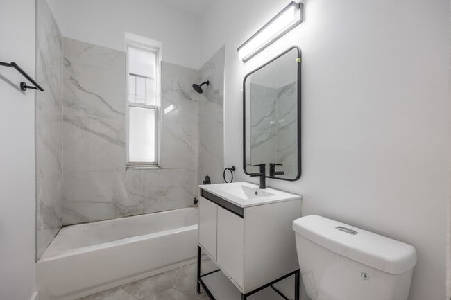 Building Photo - 1456 N Kedzie Ave