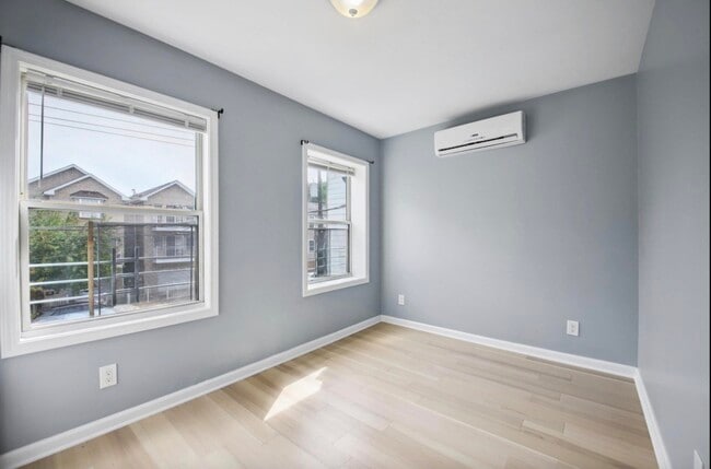 Building Photo - 259 Pine St