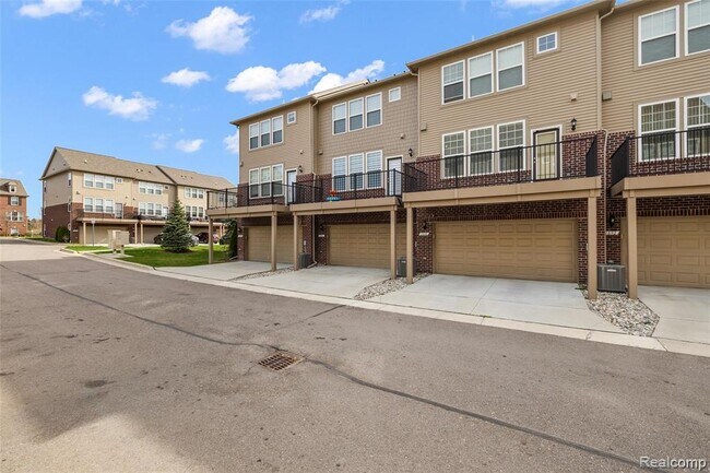 Building Photo - 2884 Glenbar Cir