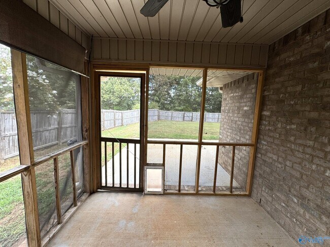 Building Photo - 24707 Rolling Vista Dr