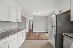 Building Photo - 882 Catalina Dr