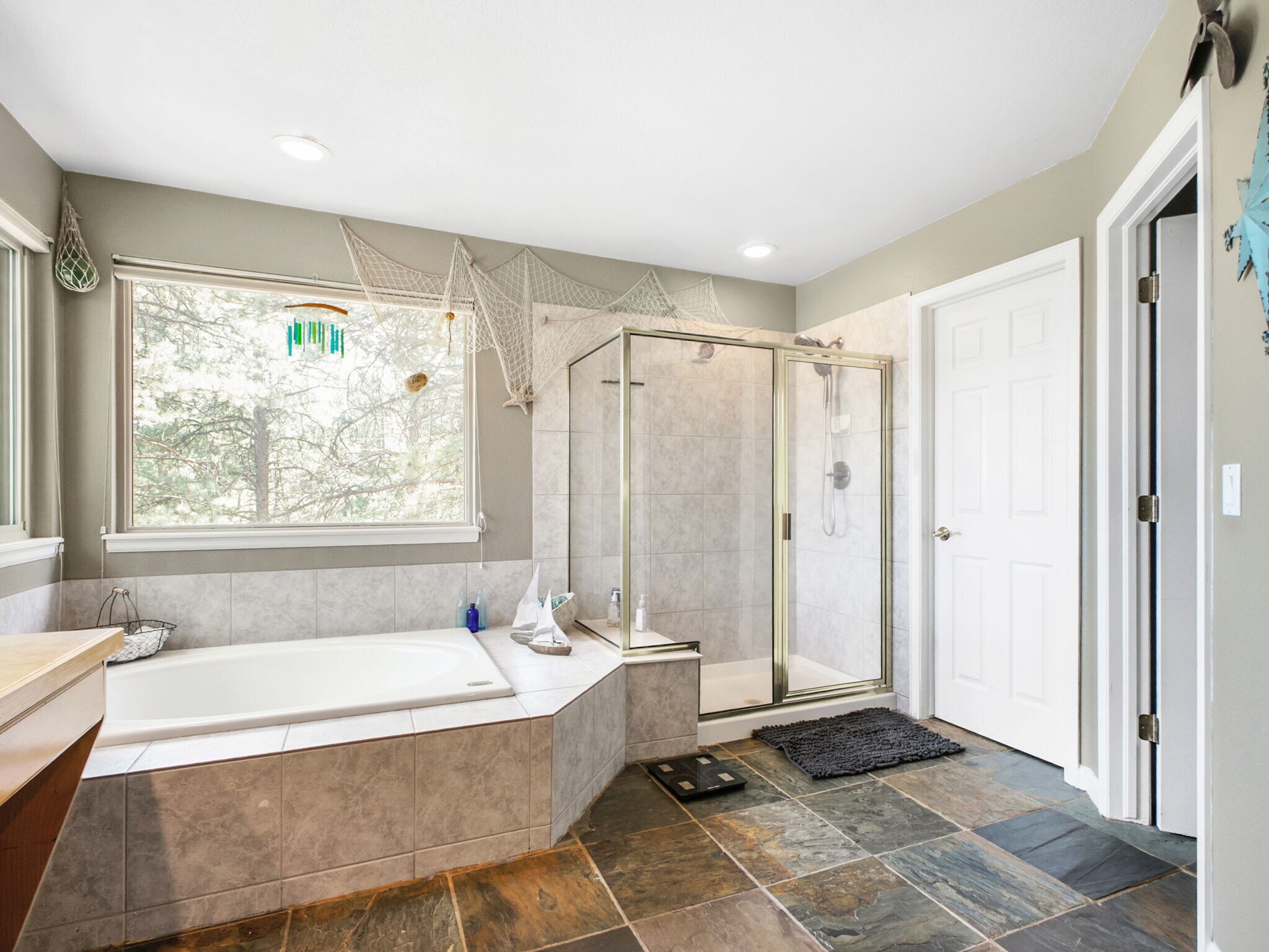 Building Photo - 3648 Heatherwood Way