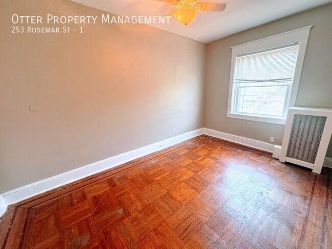 Building Photo - 253 Rosemar St