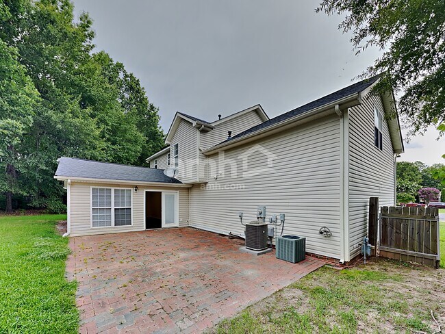Building Photo - 4042 Maple Shore Dr