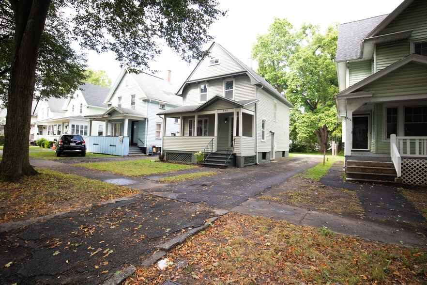 Primary Photo - 448 Cottage St