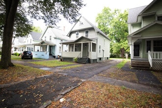 Building Photo - 448 Cottage St