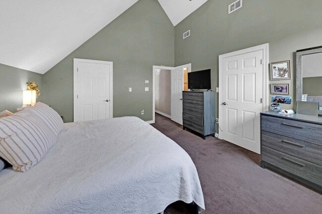 Building Photo - 2216 Calle De Pizzaro