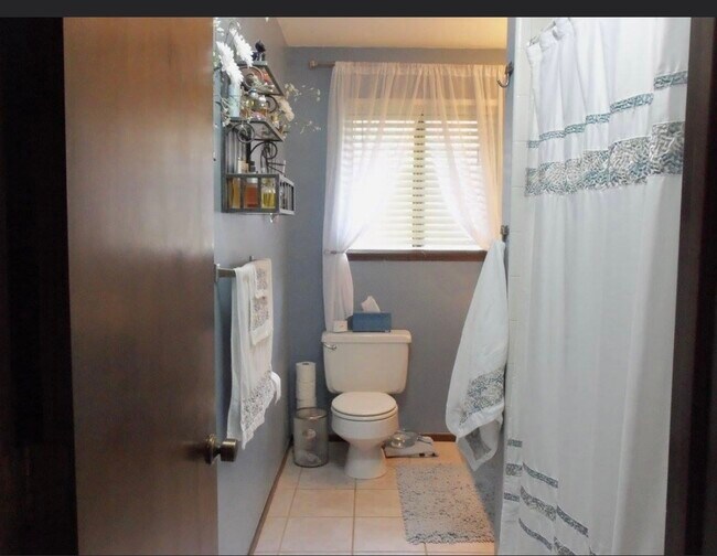 Upper bath - 106 Ken O Sha Dr SE