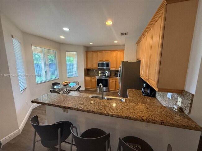 Building Photo - 7051 SW 162nd Ct