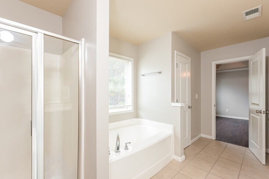 Building Photo - 131 Shadow Creek Ct