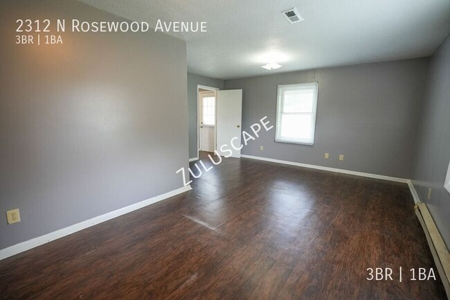 Building Photo - 2312 N Rosewood Ave