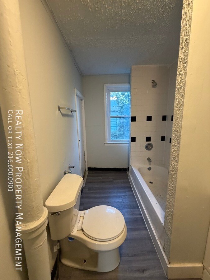 Building Photo - 3507 Carlyle Ave