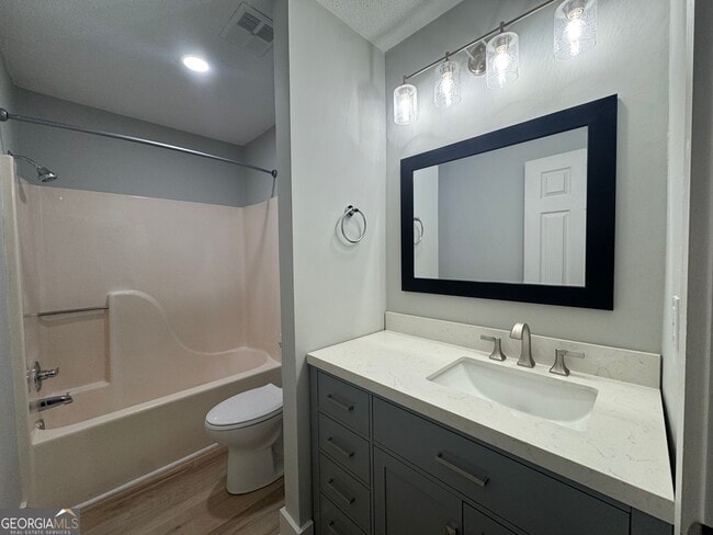 Building Photo - 2505 W Broad St