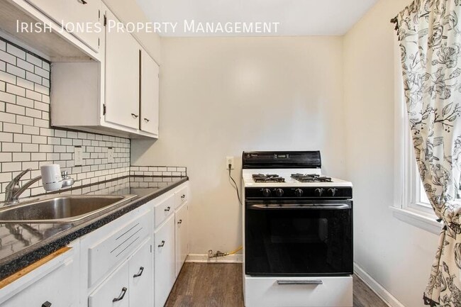 Primary Photo - 24 Red Jacket Pkwy