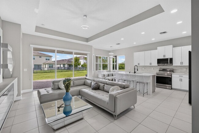 Building Photo - 16293 Melogold Dr