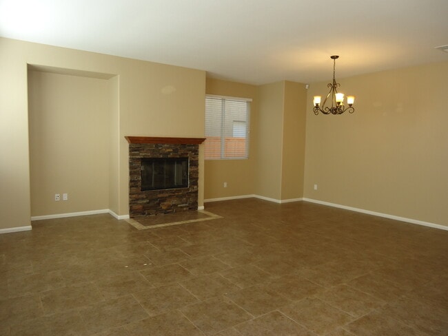 Building Photo - GORGEOUS TWO STORY HOME IN GRANITE HILLS 4 BR, 2.5 BA, 2 CAR GAR