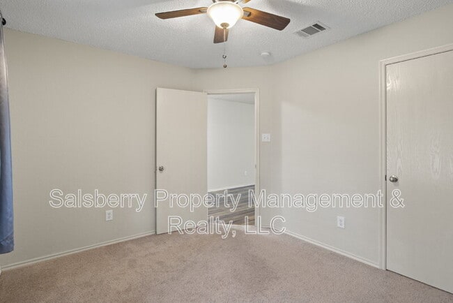 Building Photo - 536 Del Mar Dr