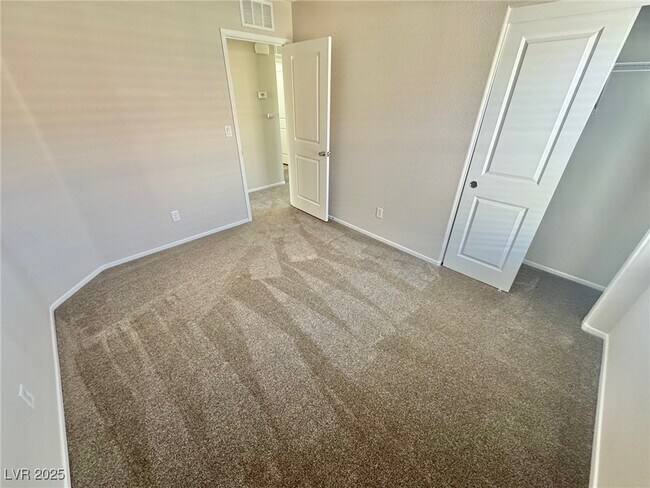 Building Photo - 9413 Sweetwood Ave