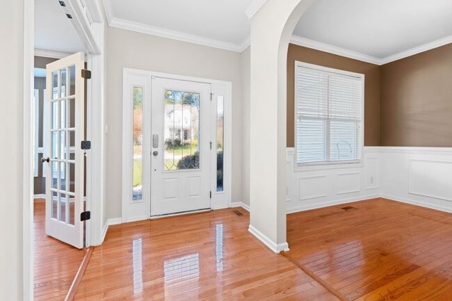 Building Photo - Beautiful 5 Bedroom Home in Dansforth Neighborhood