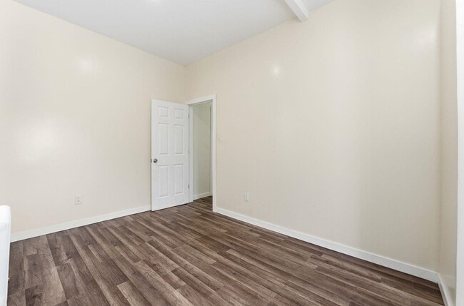 Building Photo - 176 Thorne St