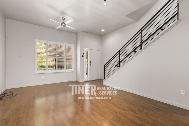 Building Photo - Fabulous Midtown Brownstone
