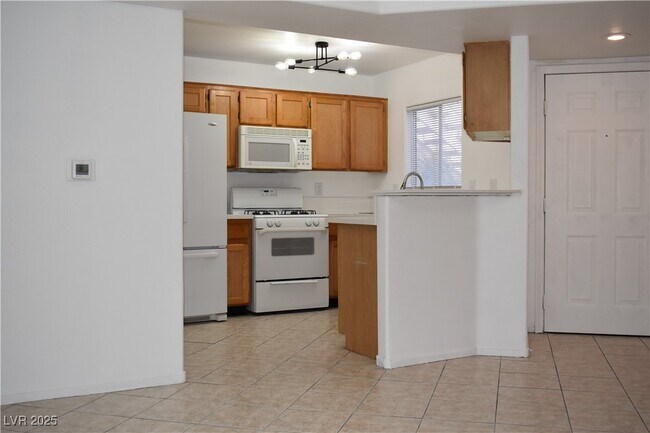 Building Photo - 4555 E Sahara Ave