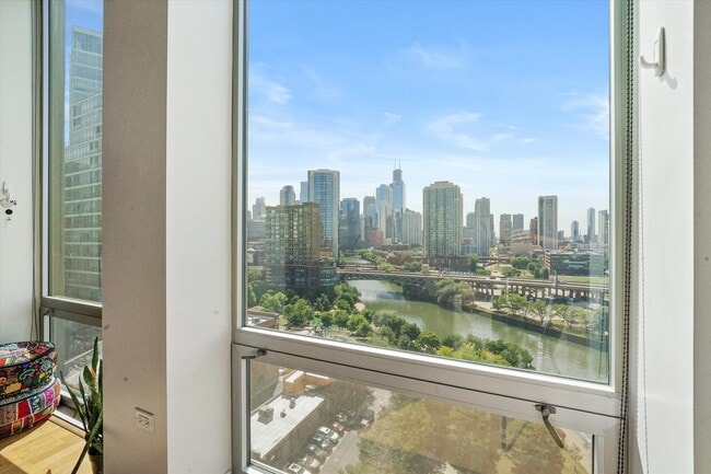 Building Photo - 700 N Larrabee St