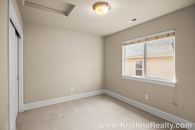 Building Photo - 12834 NW Alsace Ln